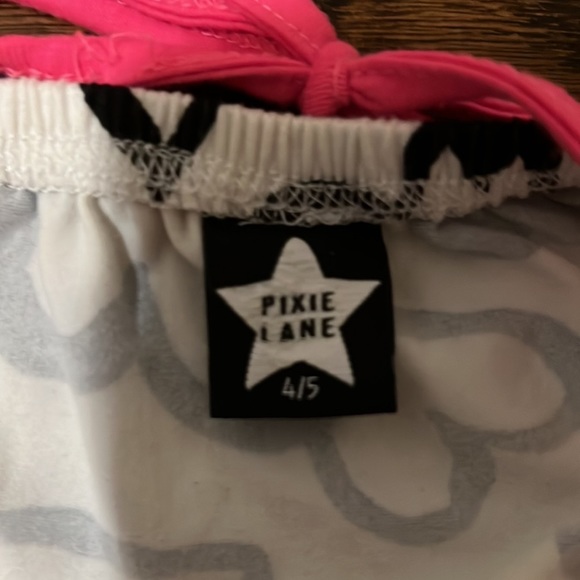 Pixie lane girls white romper sz 4/5 hearts + pink piping excellent condition - Picture 6 of 6